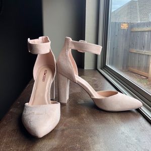 ⚡️Blush Suede Heels